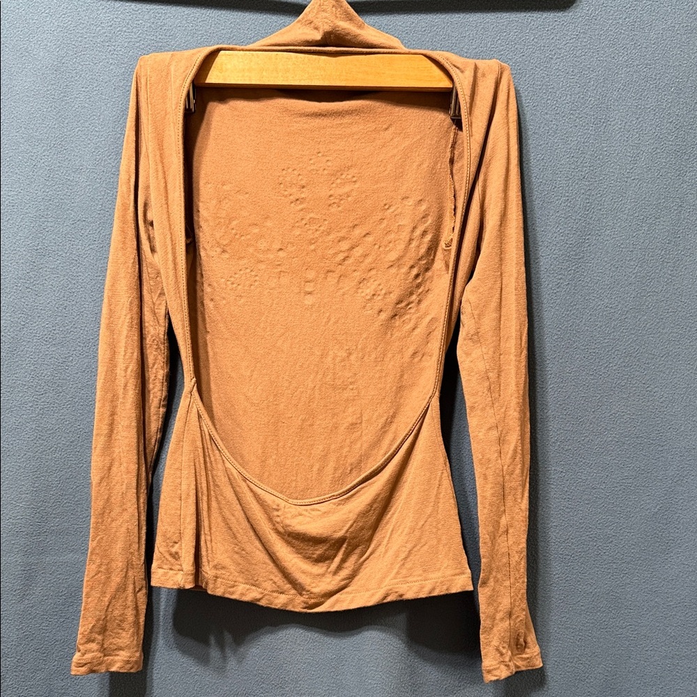 Patrizia Pepe Open Back Long-Sleeve Turtleneck Top in Brow withEmbellished Front - Picture 7 of 16